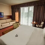 מלון Aqualux & Terme 4*