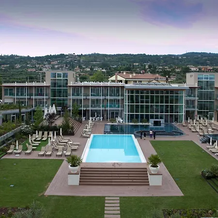 מלון Aqualux & Terme 4*